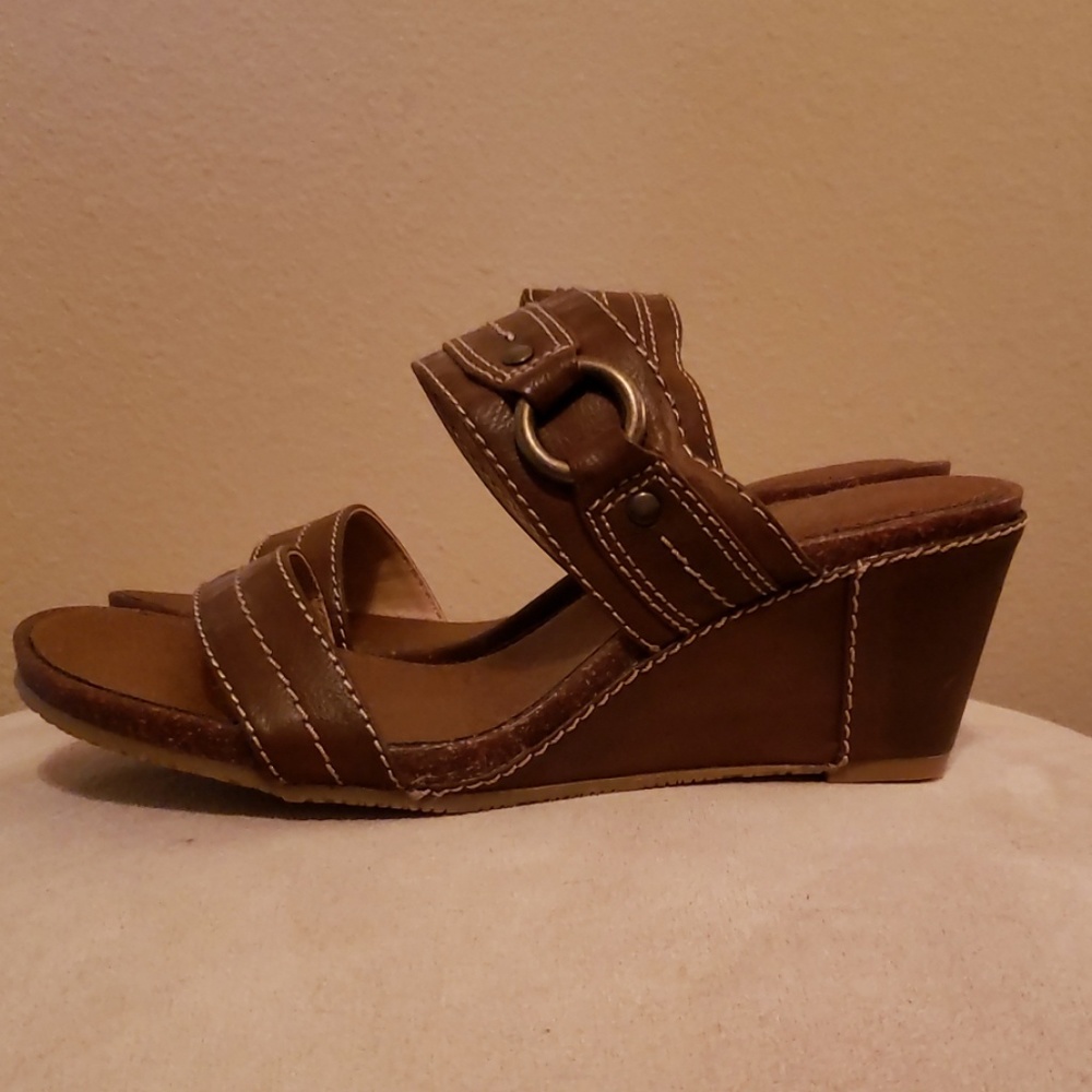 HEELS NEVER WORN